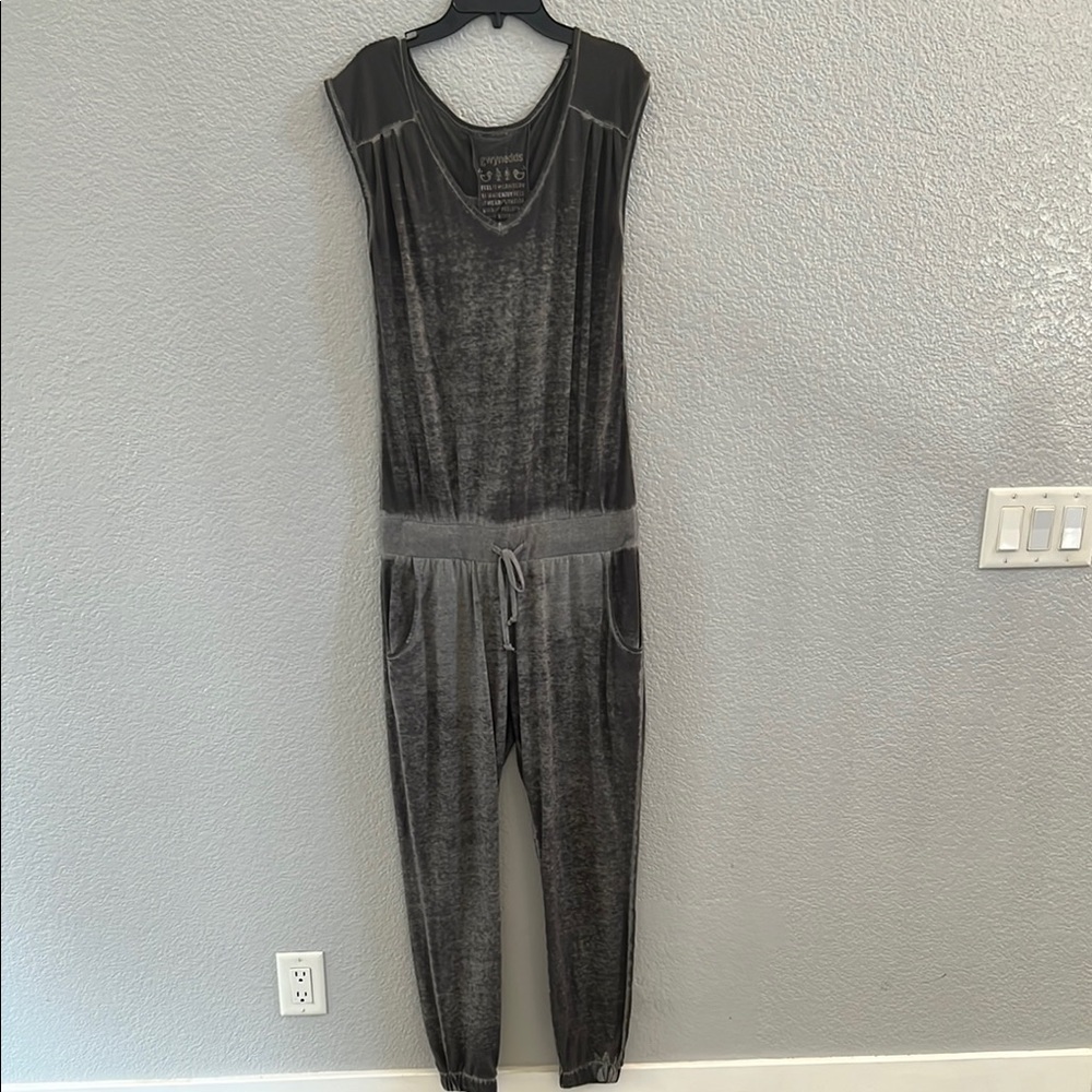 Gwynedds Gray Sleeveless Jumpsuit Front Tie Size Small